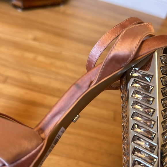 Beautiful & Unique Pale pink satin ankle strap platform heels by Topshop. - Picture 5 of 7